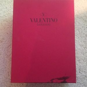 Perfect spring pink Valentino Garavani peep toe  never worn size 39 original box